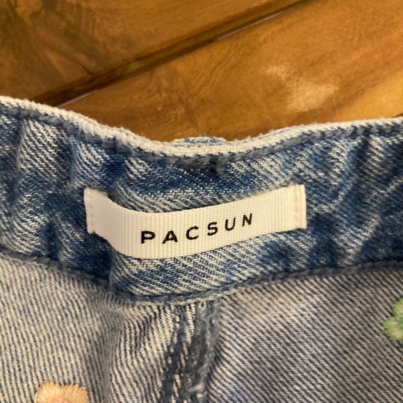 PacSun Denim Flower Shorts - Picture 5 of 5